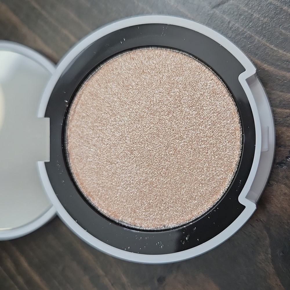 NWT Nars Light Reflecting Luminizing Powder Eros 2g
